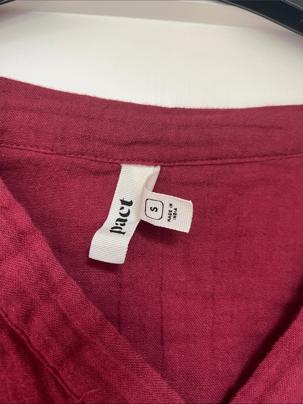 Pact Organic S Women’s V-Neck Long Sleeve Top in Deep Wine Red - Picture 2 of 3